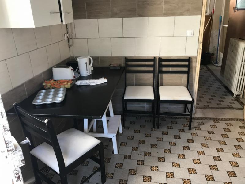 Single bed in a nice twin bedroom in a Student Residence