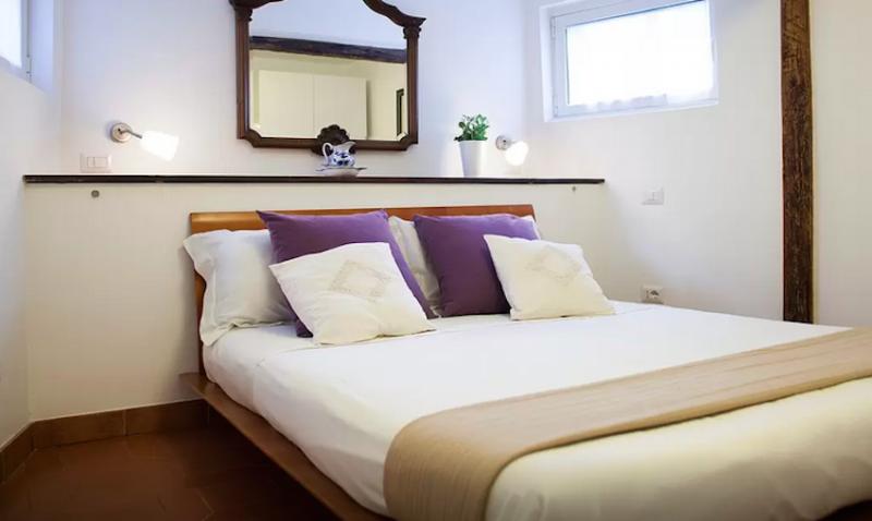 Trendy 1-bedroom apartment in the Axa neighbourhood