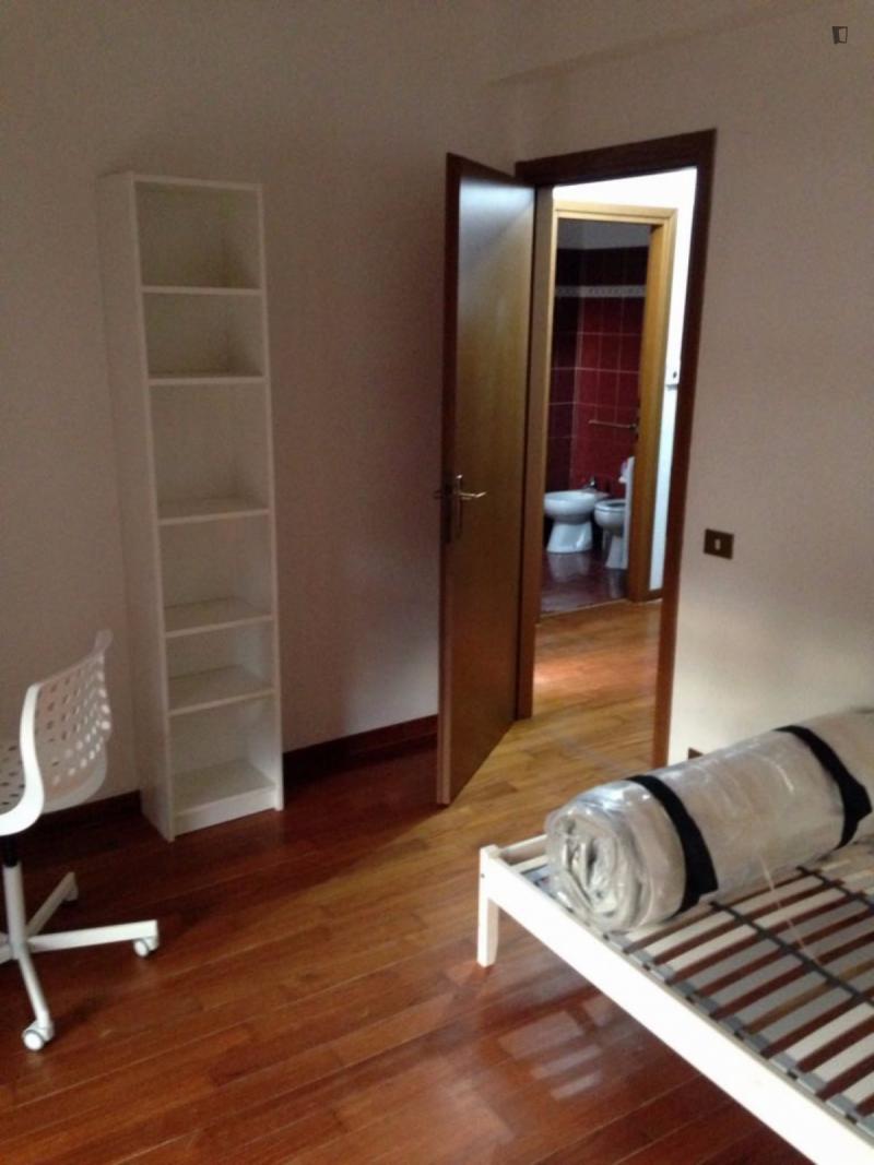 Single bedroom near Olgiata train station
