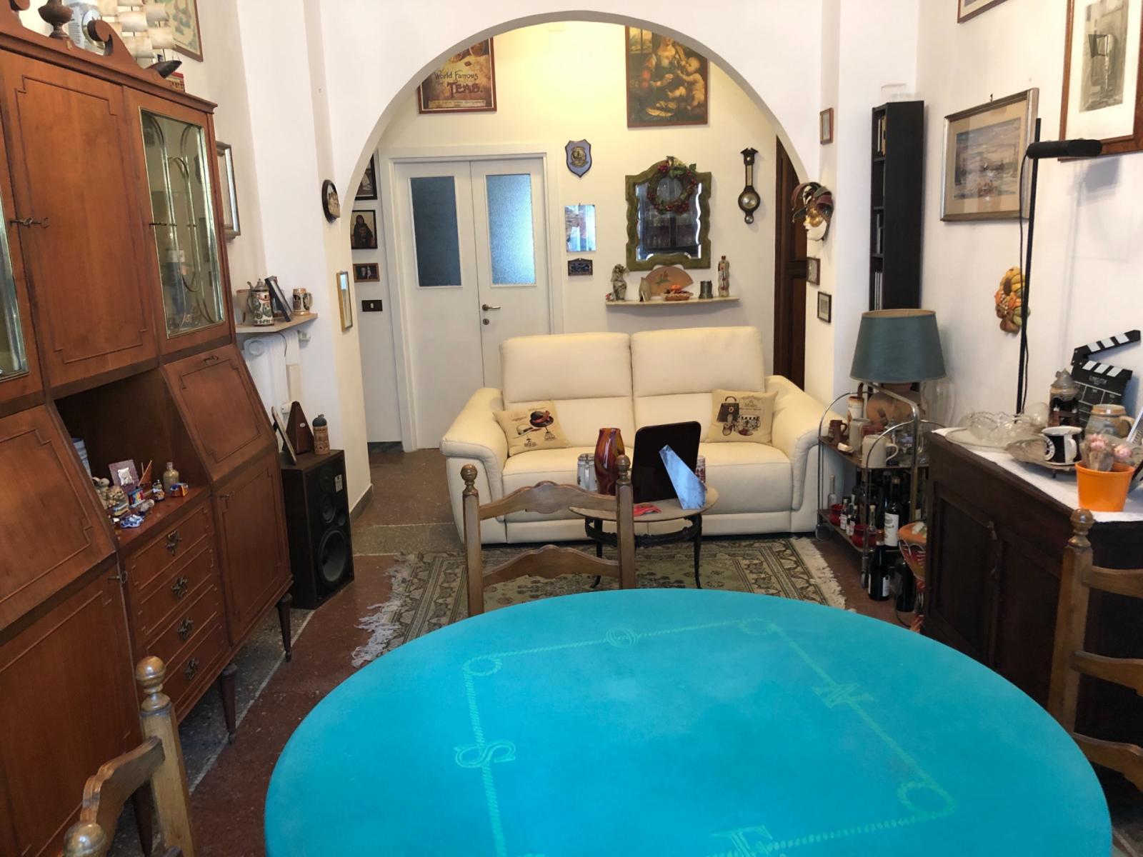 Appartamento a 50 mt. fermata P.zza dei re di Roma. 2 stanze, cucina, bagno, balcone int