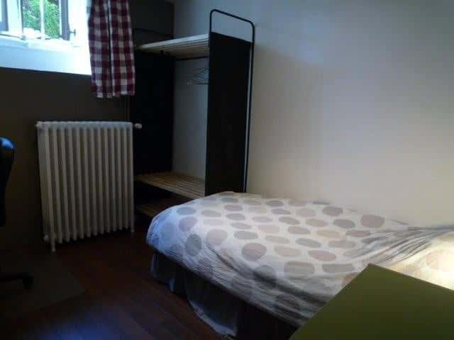 chambre dans 6 AVENUE THIERS 
Golf-2 84