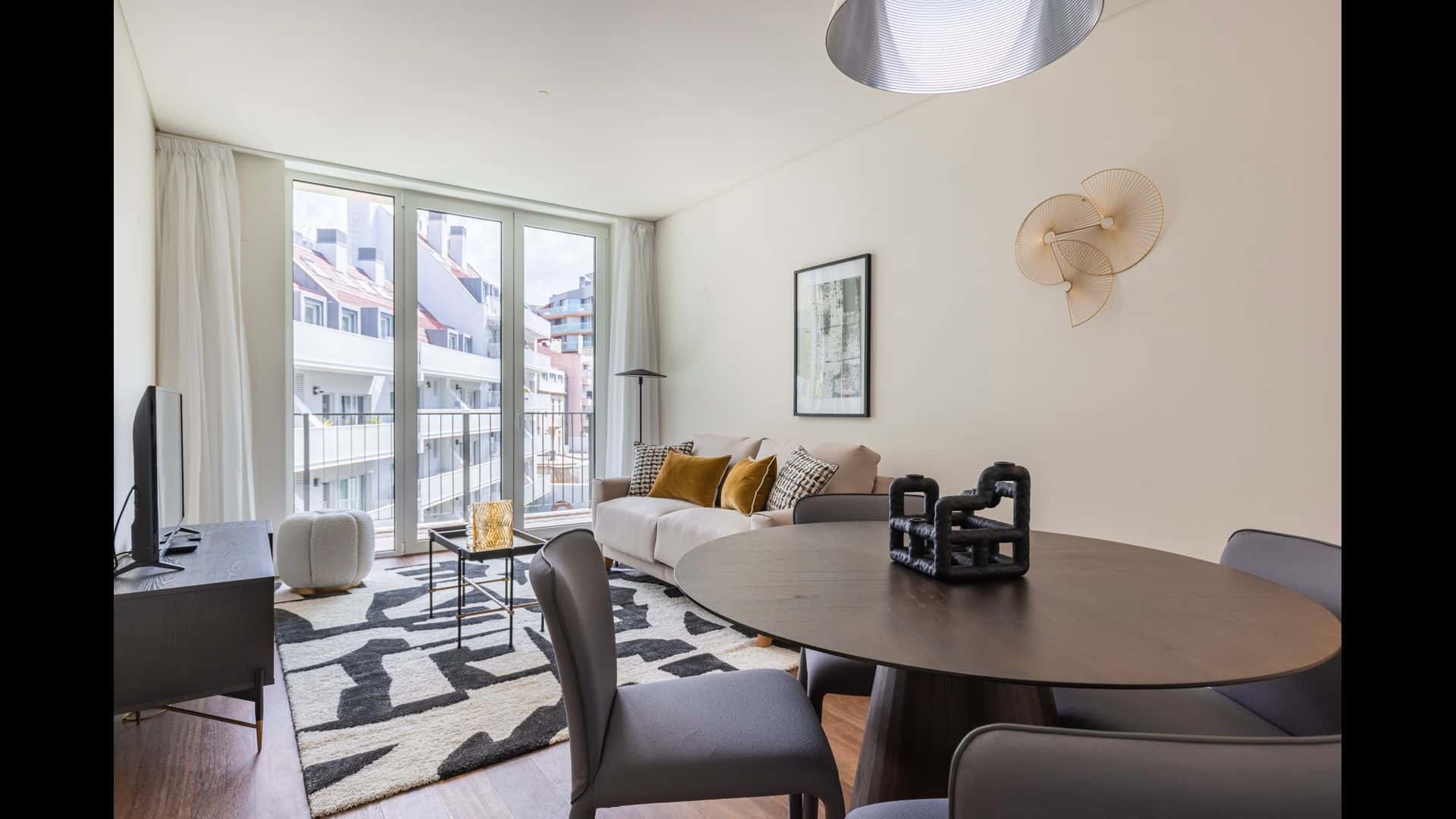 Upscale Apartment in City Center