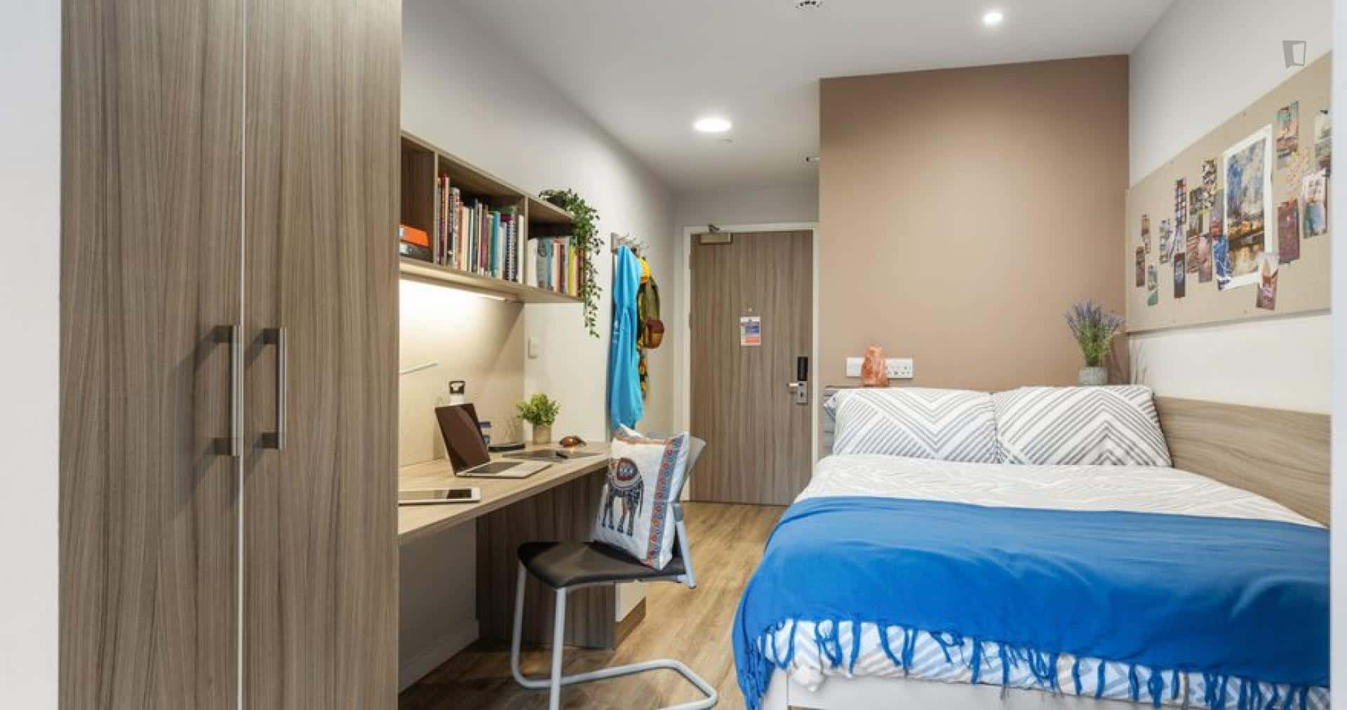 Rooom in: Circus St