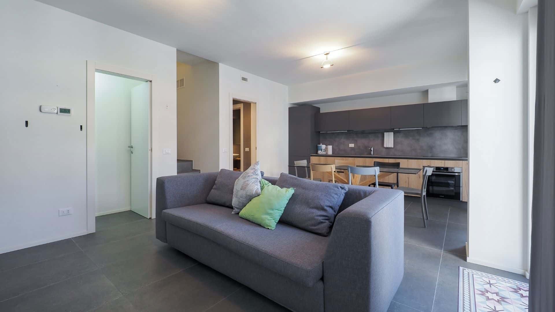 Appartamento in Via Via Canonica - zona Canonica, Sempione
 (CANONICA79B4)