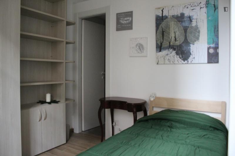 Lovely Ensuite Room close to Piazza Gentile da Fabriano