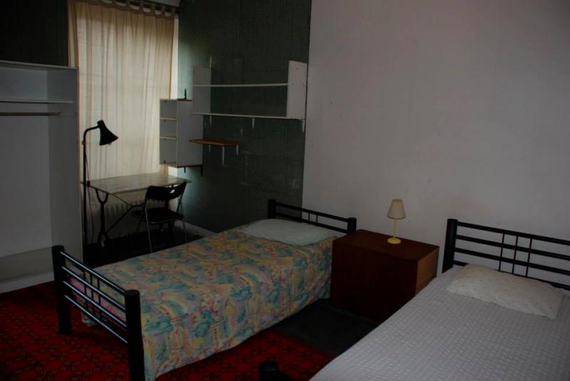 Single bed in a nice twin bedroom in a Student Residence