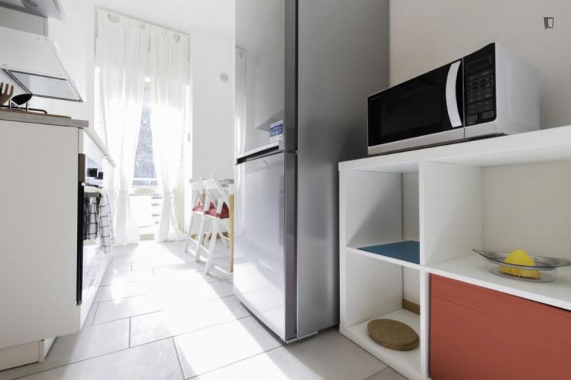 Bright double ensuite bedroom in Torrino