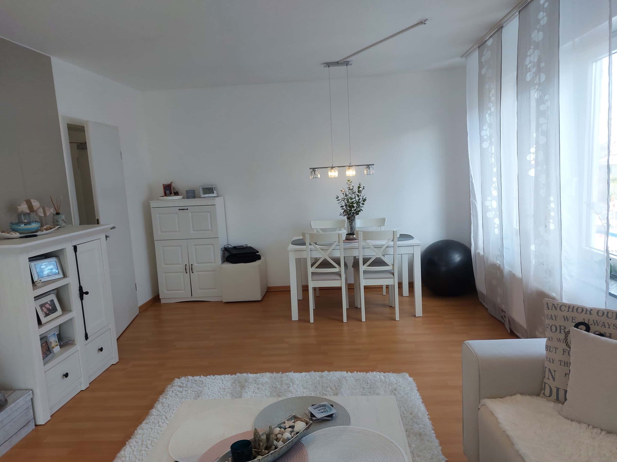 Quiet, cozy apartment with a large sunny balcony in Kelsterbach
