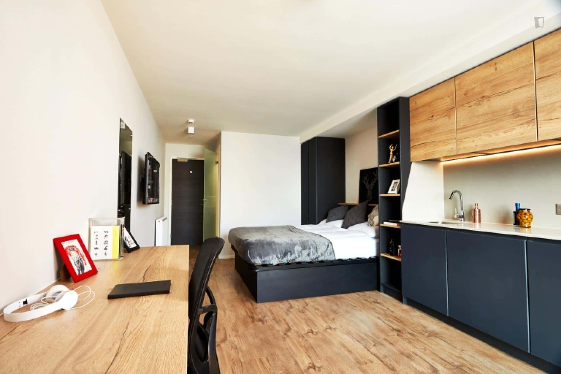 Apartment in: 11, Park Place