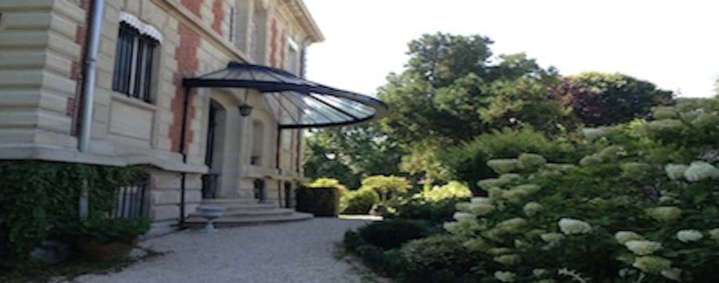 chambre dans 6 AVENUE THIERS 
Golf-2 84