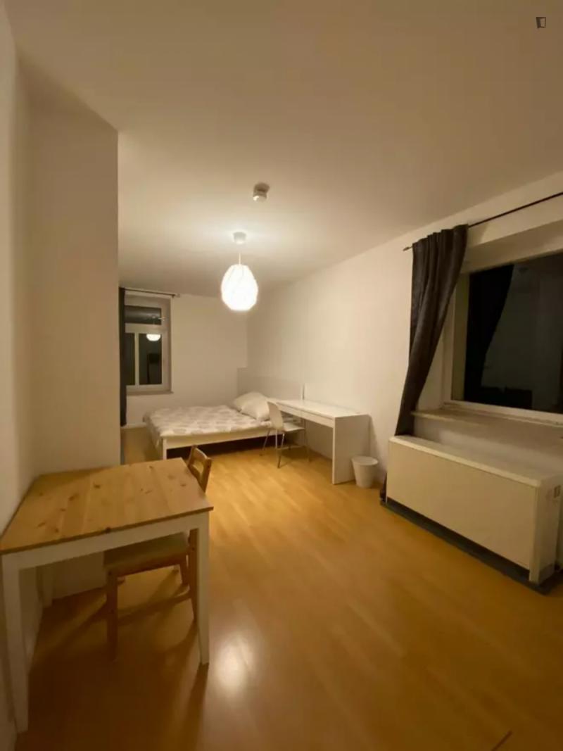 WG Zimmer München 2.OG (1.Tuer rechts) Zimmer 2