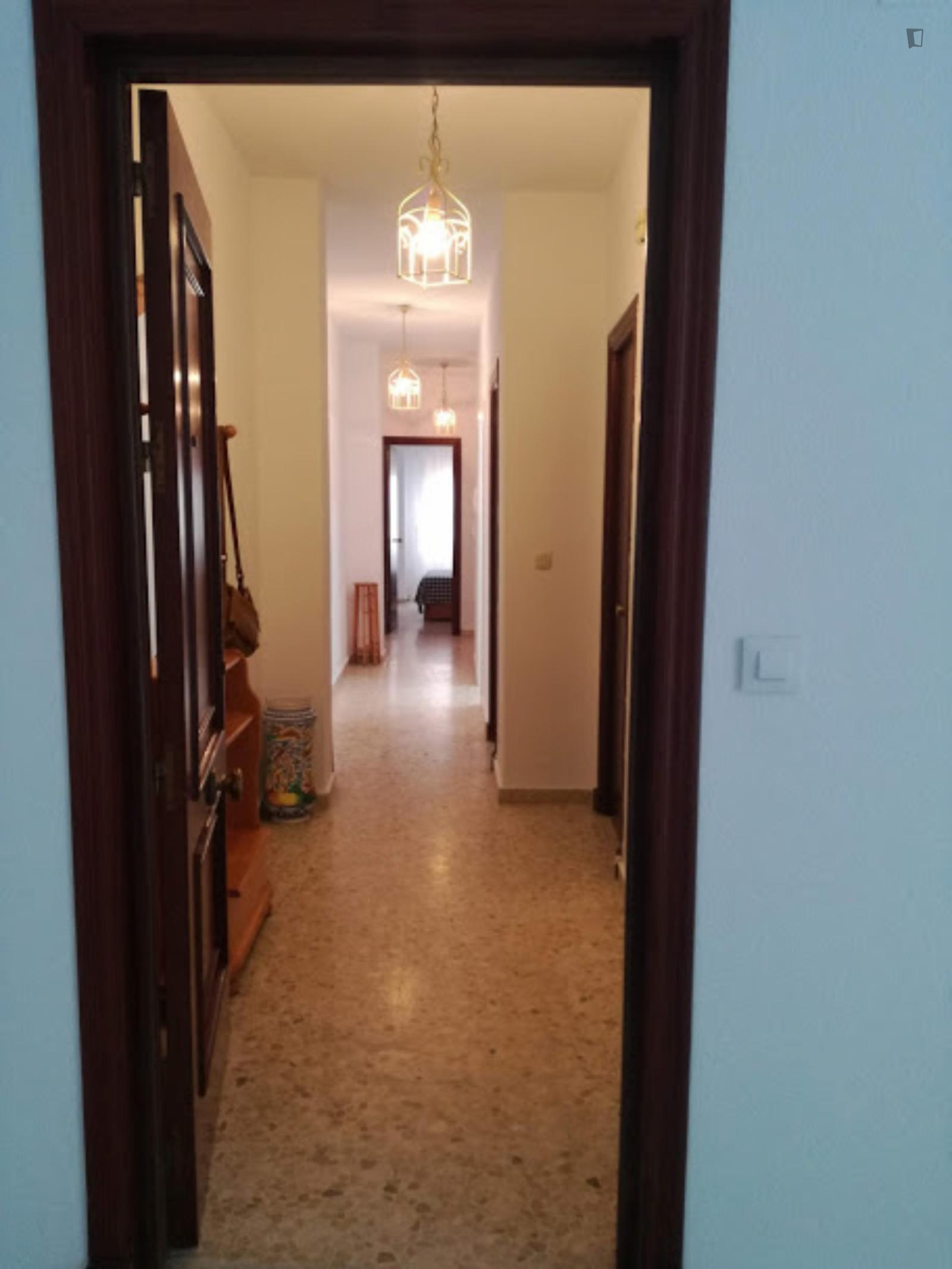 Stanza singola in un appartamento di 2 stanze