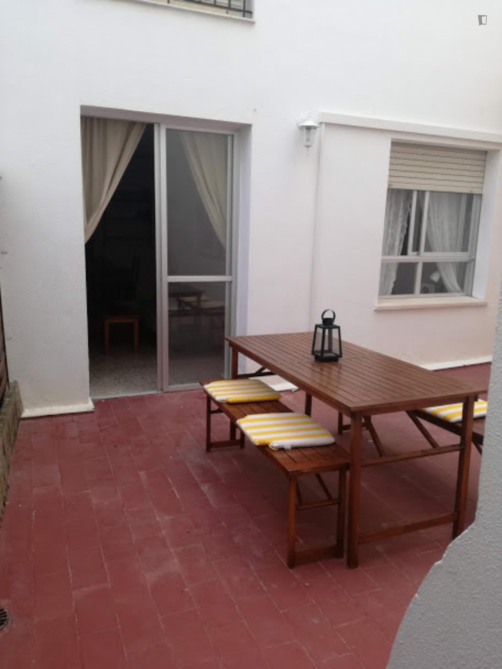 Stanza singola in un appartamento di 2 stanze